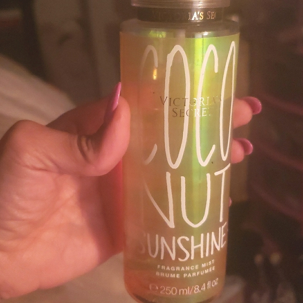 🔥RARE COCONUT SUNSHINE ON THE ISLAND VICTORIA SECRET MIST - Picture 3 of 6